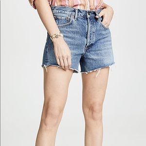 AGOLDE 
Micah boyfriend short in color avail